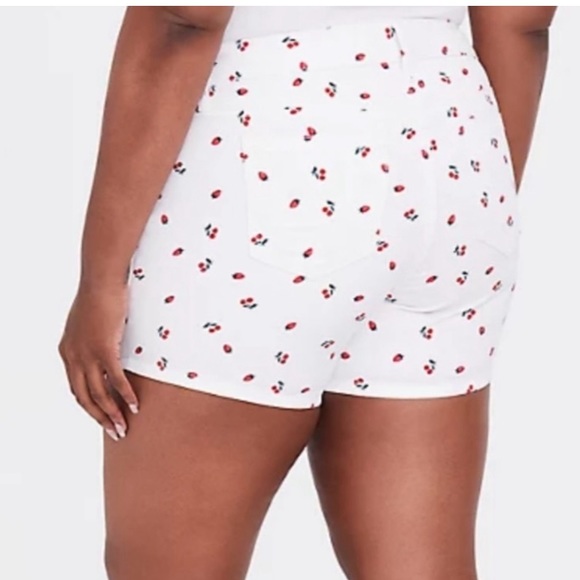 Torrid Cherry Berry Print Shorts - Picture 3 of 6
